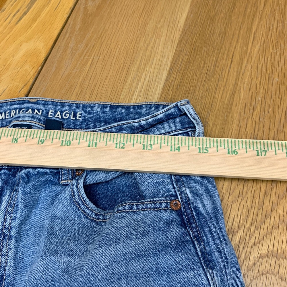 American Eagle Mom Jean Light Wash Distressed High Rise Strigid Denim 10 Long - Picture 2 of 8